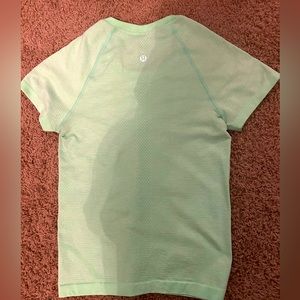 Size 2 Lululemon Swifty Tech Short-Sleeve Shirt 2.0 *race length in Pistachio